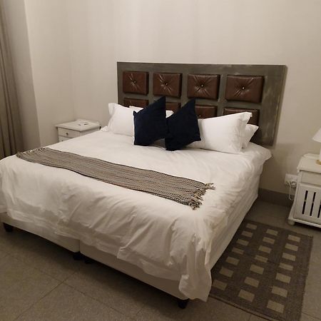 Le Chateau Guest House And Conference Centre Kempton Park Dış mekan fotoğraf