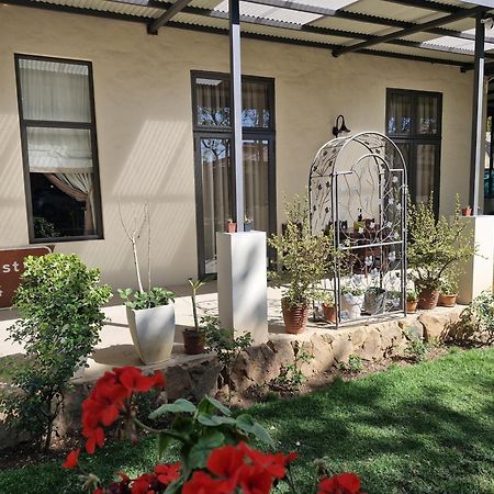 Le Chateau Guest House And Conference Centre Kempton Park Dış mekan fotoğraf