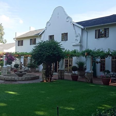 Le Chateau Guest House And Conference Centre Kempton Park Dış mekan fotoğraf
