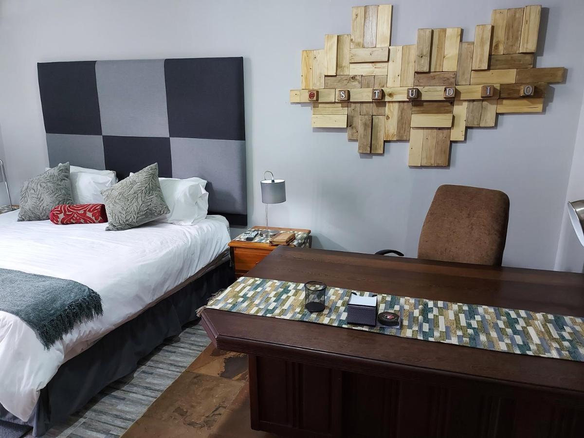 Le Chateau Guest House And Conference Centre Kempton Park Dış mekan fotoğraf