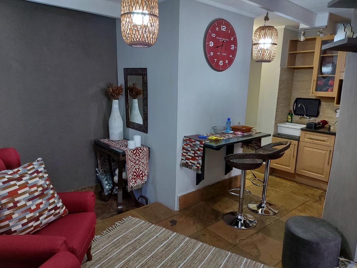 Le Chateau Guest House And Conference Centre Kempton Park Dış mekan fotoğraf