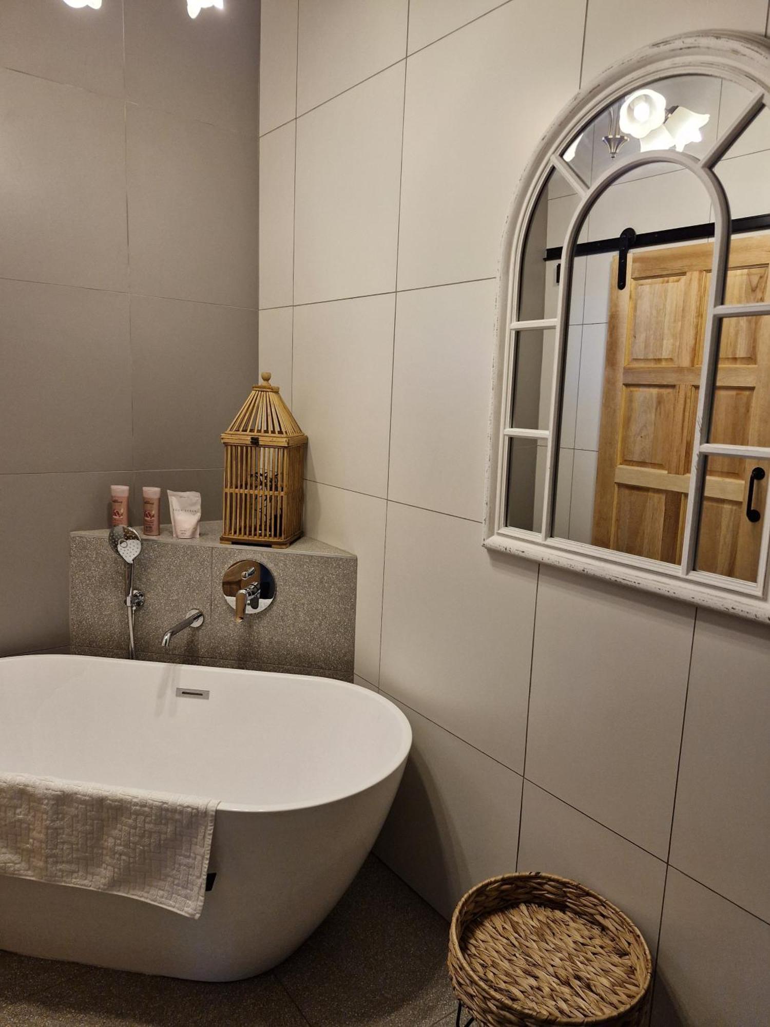 Le Chateau Guest House And Conference Centre Kempton Park Dış mekan fotoğraf