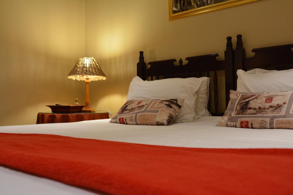 Le Chateau Guest House And Conference Centre Kempton Park Dış mekan fotoğraf