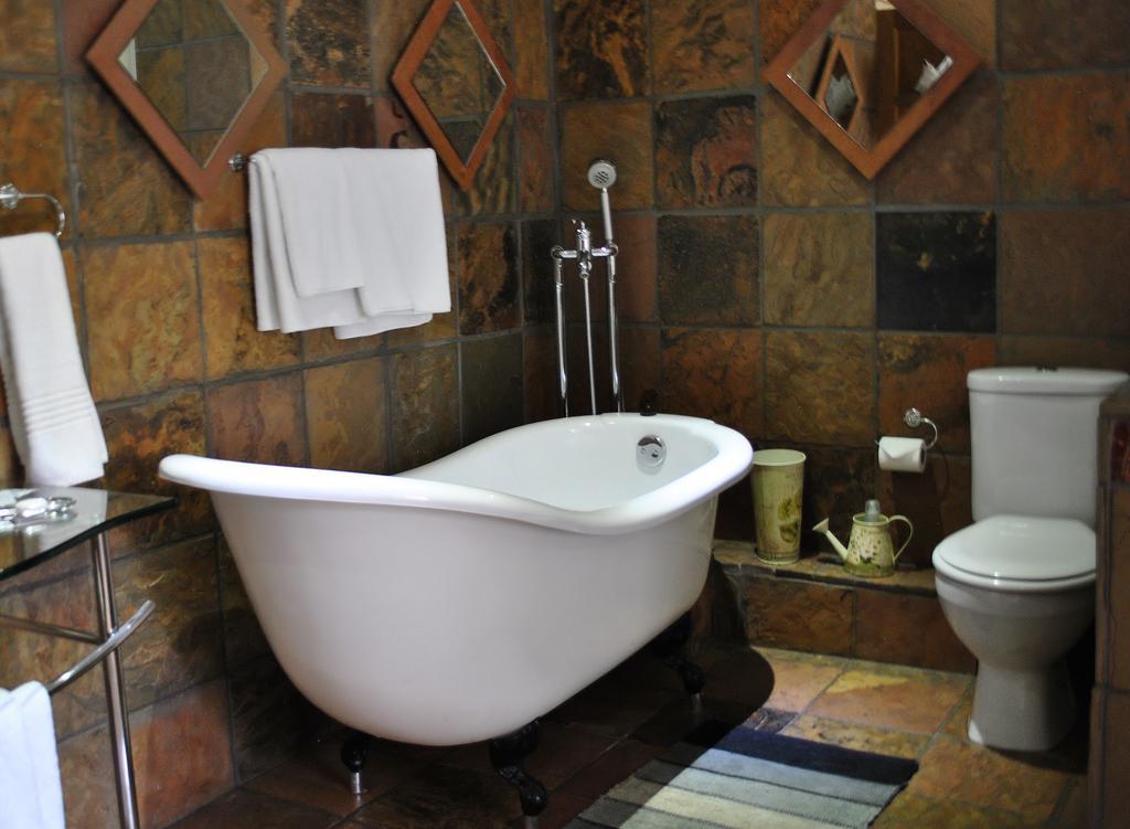 Le Chateau Guest House And Conference Centre Kempton Park Dış mekan fotoğraf