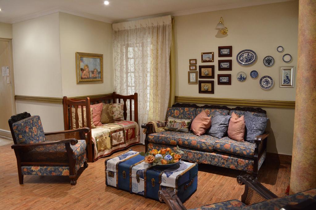 Le Chateau Guest House And Conference Centre Kempton Park Dış mekan fotoğraf