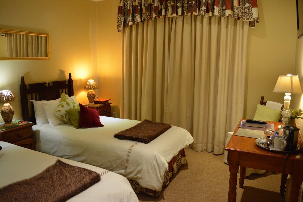 Le Chateau Guest House And Conference Centre Kempton Park Dış mekan fotoğraf