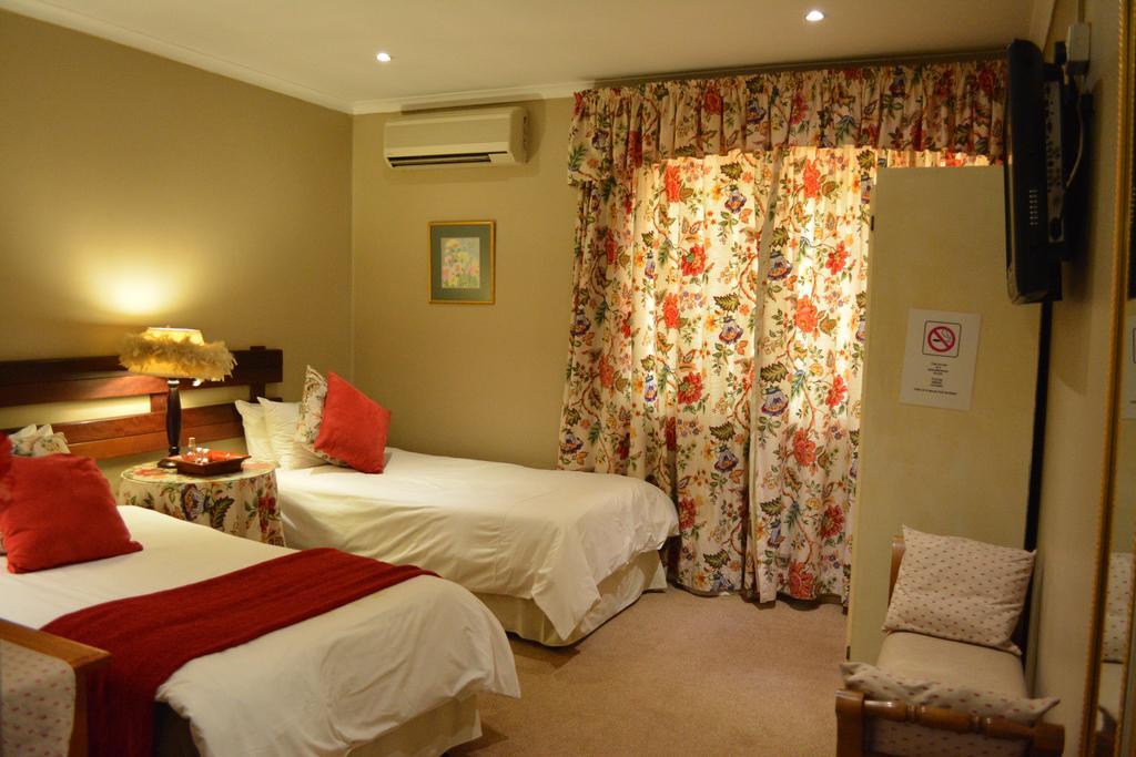 Le Chateau Guest House And Conference Centre Kempton Park Dış mekan fotoğraf