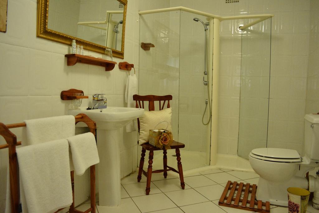 Le Chateau Guest House And Conference Centre Kempton Park Dış mekan fotoğraf