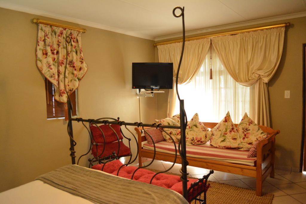 Le Chateau Guest House And Conference Centre Kempton Park Dış mekan fotoğraf