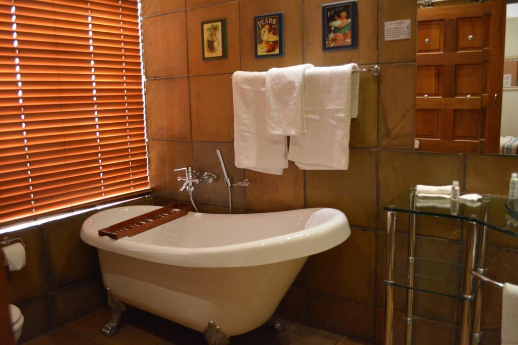 Le Chateau Guest House And Conference Centre Kempton Park Dış mekan fotoğraf