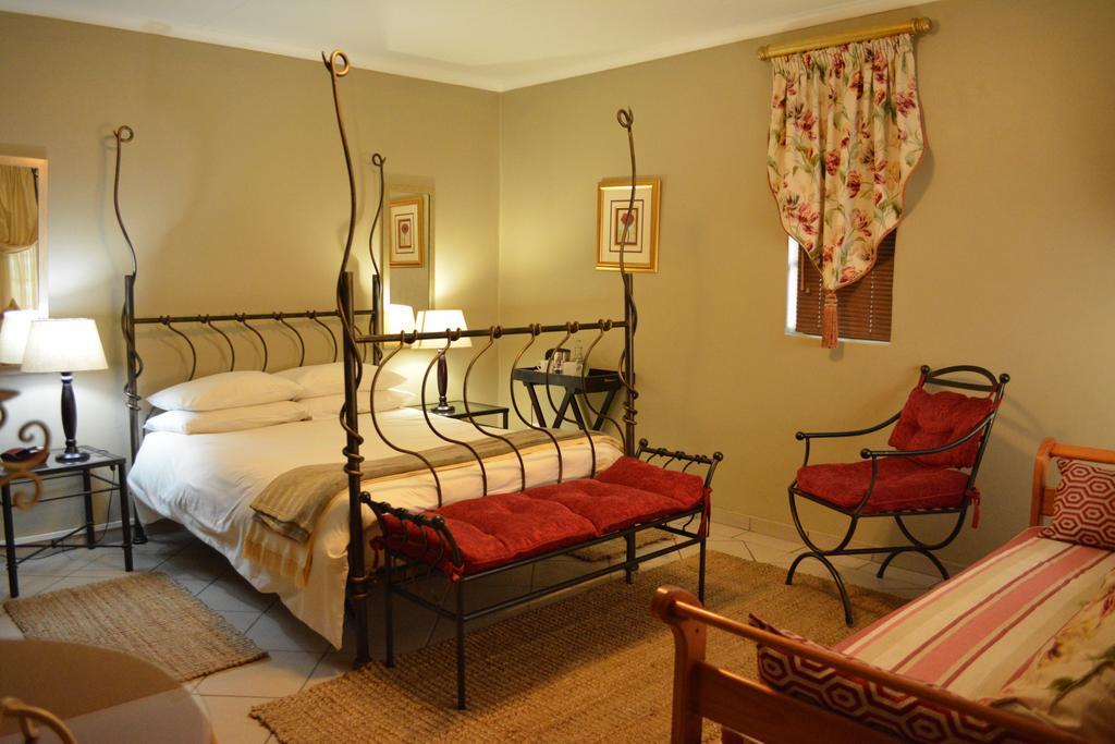 Le Chateau Guest House And Conference Centre Kempton Park Dış mekan fotoğraf